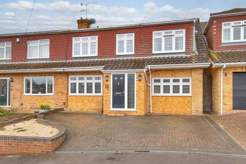 Chequers Close, Istead Rise... 4 bed semi