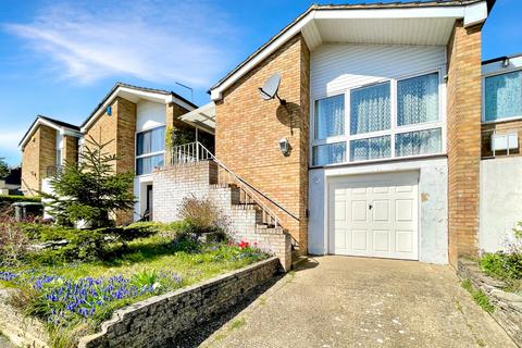 Devon Road, Luton, Bedfordshire, LU2 0RJ 2 bed detached bungalow for sale