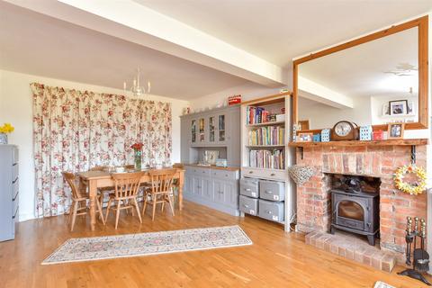 Fernhurst Crescent, Brighton BN1 4 bed semi