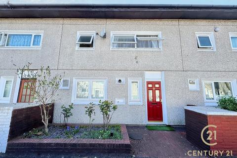Squirrel Close, HOUNSLOW TW4 3 bed terraced house for sale