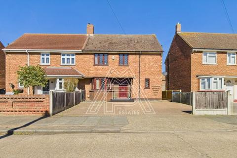 Myrtle Grove, Aveley, South Ockendon... 3 bed semi