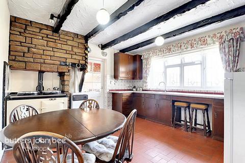 Deer Close, Cannock 4 bed bungalow for sale