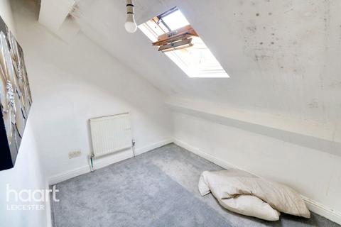 Huntingdon Road, Leicester 4 bed semi