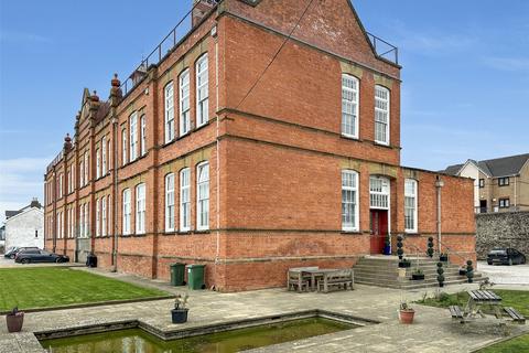 Geneva Place, Bideford, Devon, EX39 3 bed apartment for sale