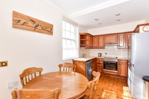 Barham Mews, Teston, Maidstone, Kent 2 bed ground floor flat for sale