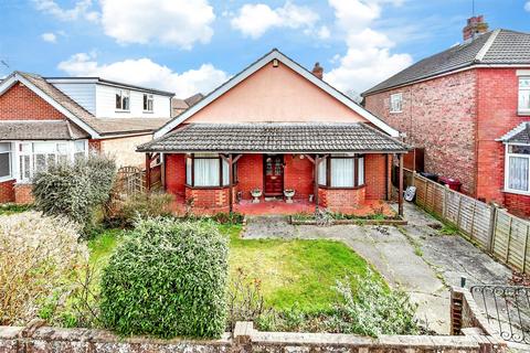 The Drive, Emsworth PO10 2 bed detached bungalow for sale