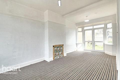 Ascot Gardens, Southall 3 bed terraced house for sale