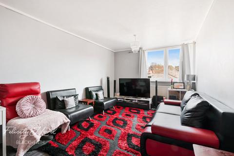 Woodhill, London 2 bed apartment for sale