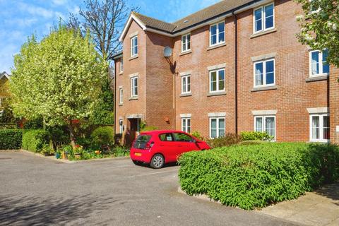 Whyte Close, Dover CT16 2 bed apartment for sale
