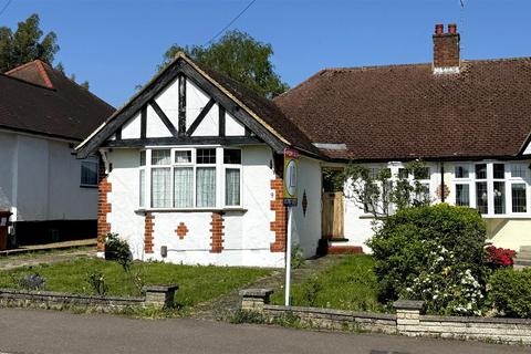 Kingsmead, Cuffley 3 bed semi