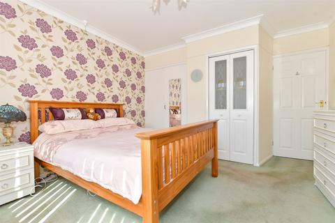 West Park Avenue, Cliftonville... 3 bed detached bungalow for sale