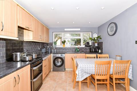 Fernleigh Rise, Ditton, Aylesford, Kent 4 bed semi