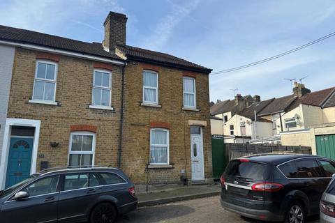 57 East Street, Chatham, Kent 2 bed end of terrace house for sale