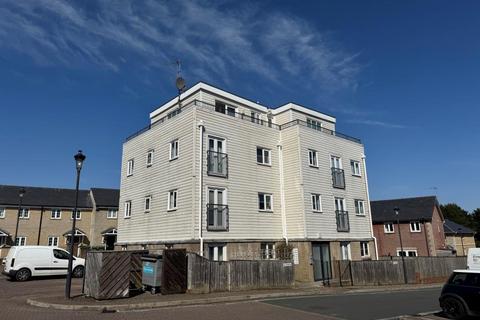37 Atherley Park Close, Shanklin... 1 bed flat for sale