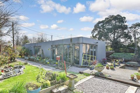 Conyer Quay, Conyer, Sittingbourne, Kent 2 bed detached house for sale