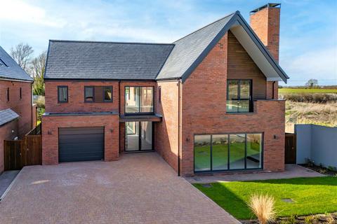 Meadows Lane, Hose 4 bed detached house for sale
