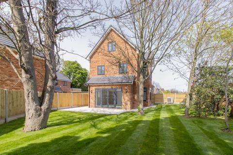 Gladstone Road, Broadstairs, Kent, CT10 4 bed detached house for sale