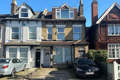 230A Sydenham Road, Croydon, Surrey... 4 bed flat for sale