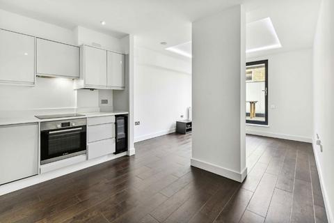 Lillie Road, London SW6 3 bed flat for sale