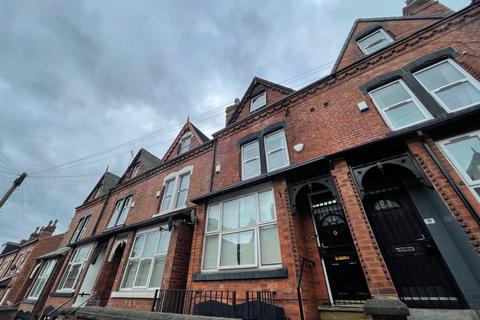Chestnut Avenue, Leeds, West... 6 bed terraced house for sale