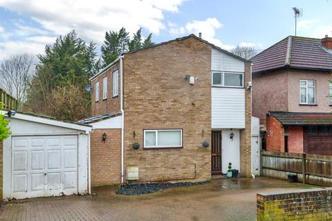 Kenilworth Road, Edgware, HA8 3 bed detached house for sale