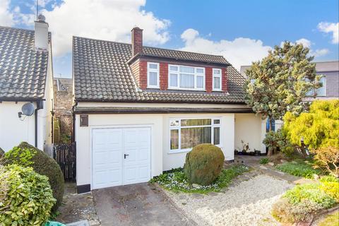 Nursery Close, Woodford Green IG8 3 bed detached house