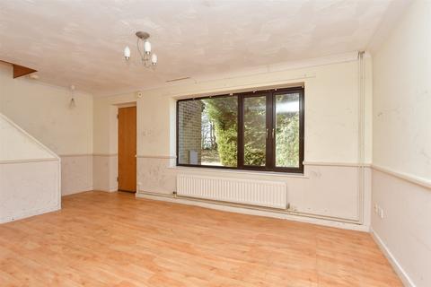 Beaumont Davey Close, Faversham, Kent 3 bed link detached house for sale