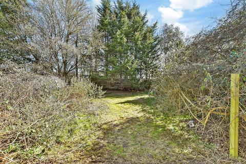 Beaumont Davey Close, Faversham, Kent 3 bed link detached house for sale