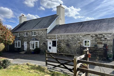 Broad Oak, Llandeilo, Carmarthenshire. 3 bed semi