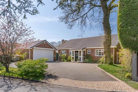Pinfield Drive, Barnt Green, B45 8XA 4 bed detached bungalow for sale