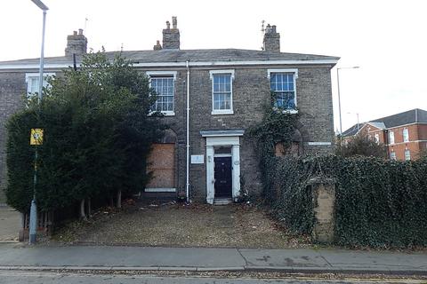 40 Victoria Street, Norwich, Norfolk... 4 bed semi