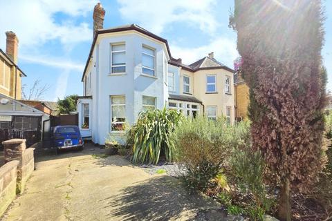 Clyde Road, Wallington 4 bed semi