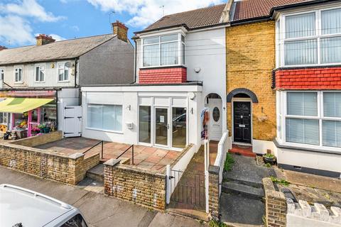 Cross Lane West, Gravesend, Kent 2 bed semi