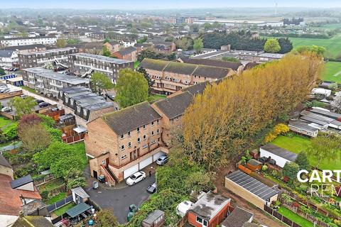 Peartree Close, South Ockendon, RM15 1 bed flat for sale