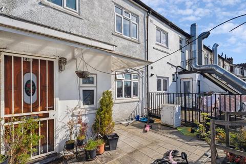 Greenford Road, Harrow 1 bed apartment for sale