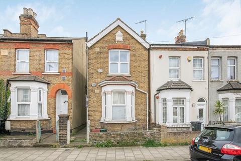 Chapel Road, Hounslow TW3 2 bed detached house for sale