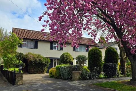 Elveley Drive, West Ella 4 bed detached house for sale