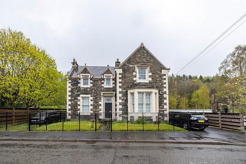 7 Mansfield Square, Hawick TD9 8AH 2 bed flat for sale