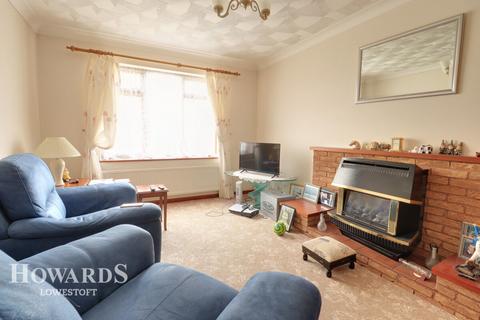 Crestview Drive, Lowestoft 2 bed detached bungalow for sale