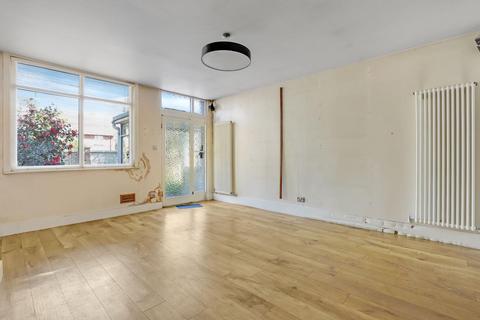 Westwood Hill, London 2 bed house for sale