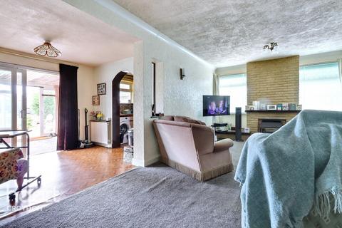 Gladeside, Croydon 2 bed detached bungalow for sale