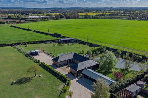 Thame Road, Oxford OX44 4 bed barn conversion for sale