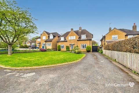 Castle Bank, Stafford 3 bed detached house for sale