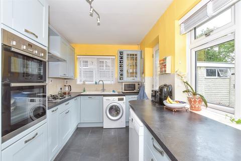Laburnum Lane, Sturry, Canterbury, Kent 4 bed chalet for sale