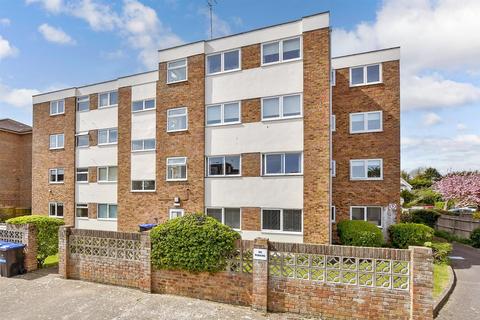 Grand Avenue, Worthing, West Sussex 2 bed apartment for sale