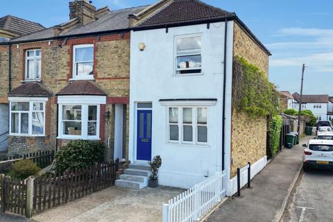 Summer Road, East Molesey, KT8 3 bed end of terrace house for sale