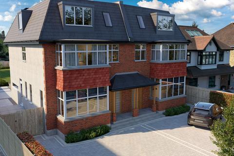 Hurst Road, East Molesey, KT8 4 bed semi