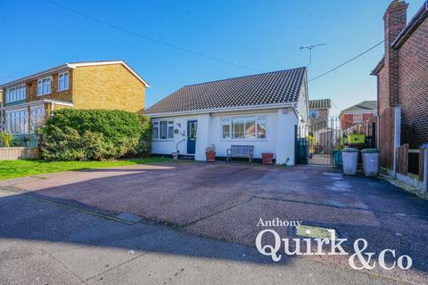 Bardenville Road, Canvey Island, SS8 3 bed detached bungalow for sale