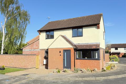 Walnut Road, Bottesford 3 bed detached house for sale