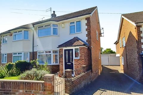 Benenden Road, Wainscott 3 bed semi
